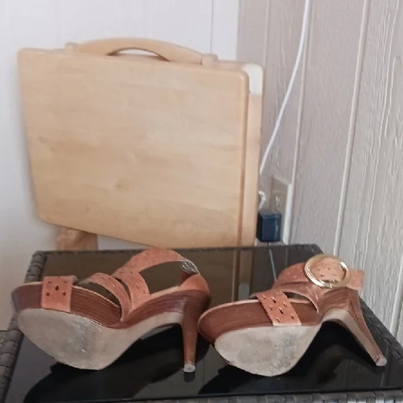 JESSICA SIMPSON- Adorable, Stylish, Brown Heals With Great Support. Sz 7 - Picture 6 of 6